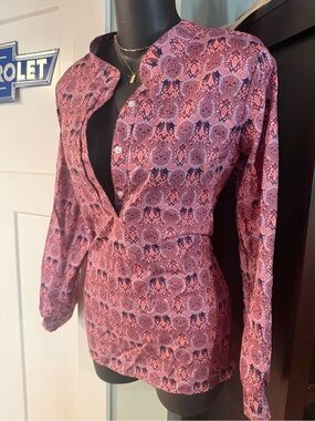 4/$16 La Mode Long-Sleeve Pink Patterned V-Neck Women's Top NWT